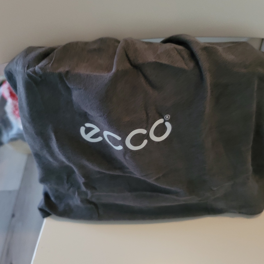 Men's or women's messanger leather bag.